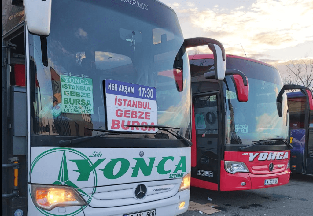 İstanbul-Gebze-Bursa güzergahlı Lüks Yonca otobüsleri terminalde