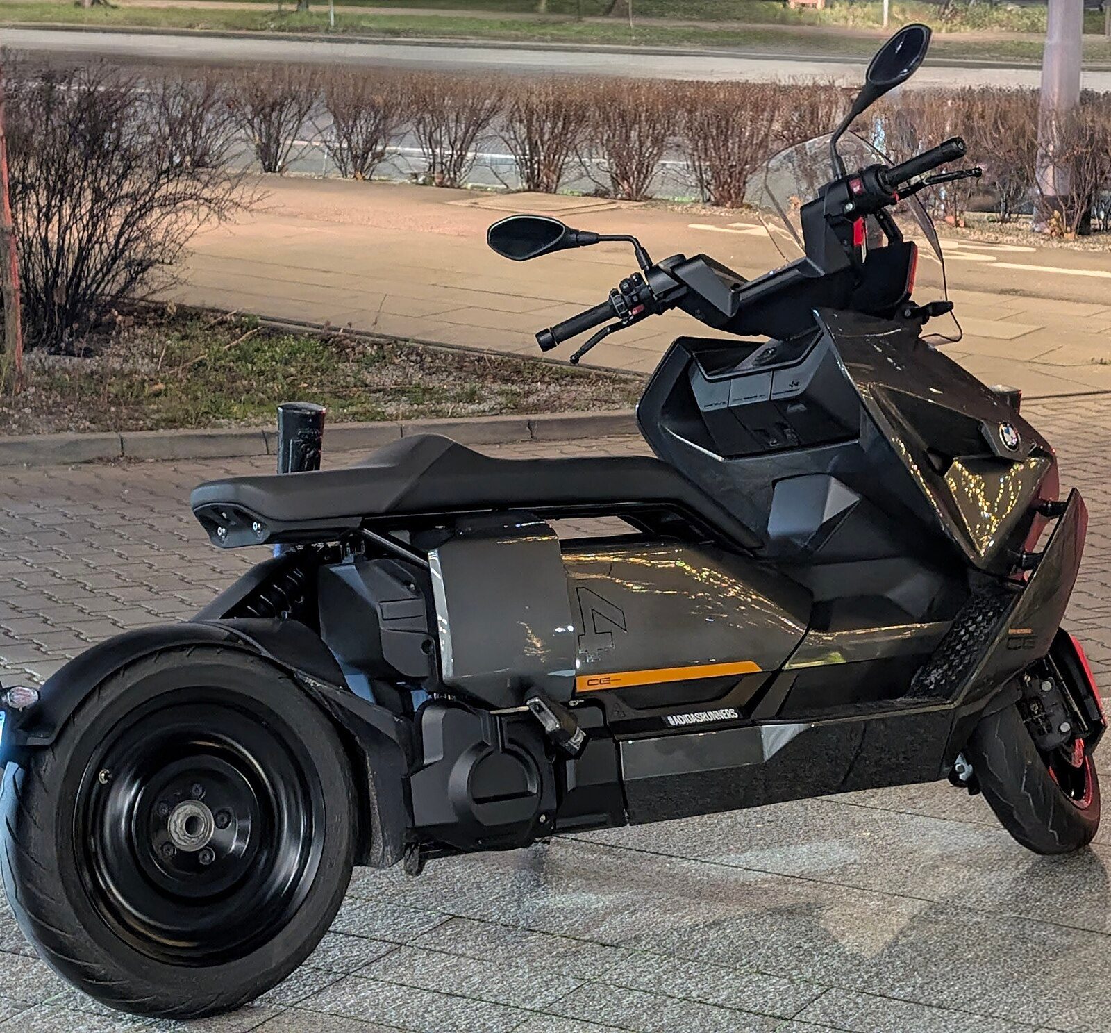 Avrupayı Scooter İle Ucuza Gezin: Tüm Scooter Uygulamaları & Firmaları