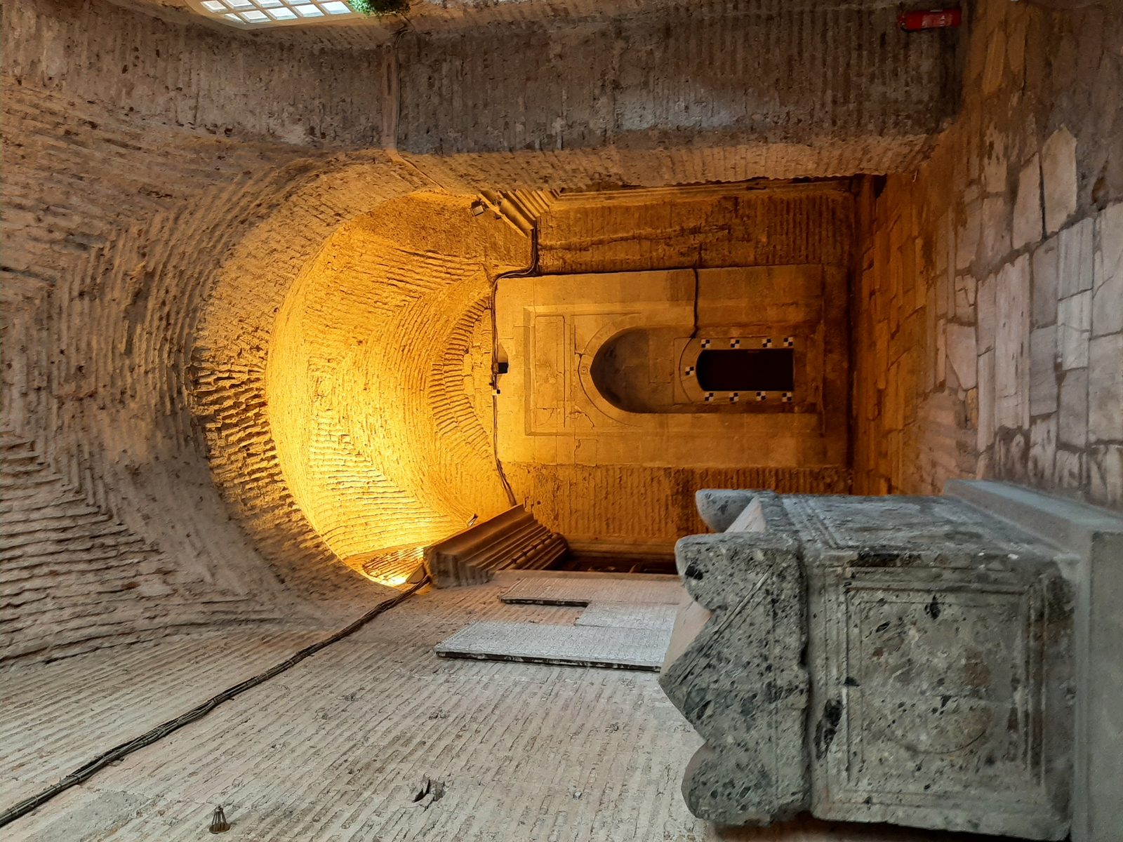 Ayasofya'nın Üst Galerisinde Bir Viking İzi: 'Halfdan' Rün Yazısının Sırrı