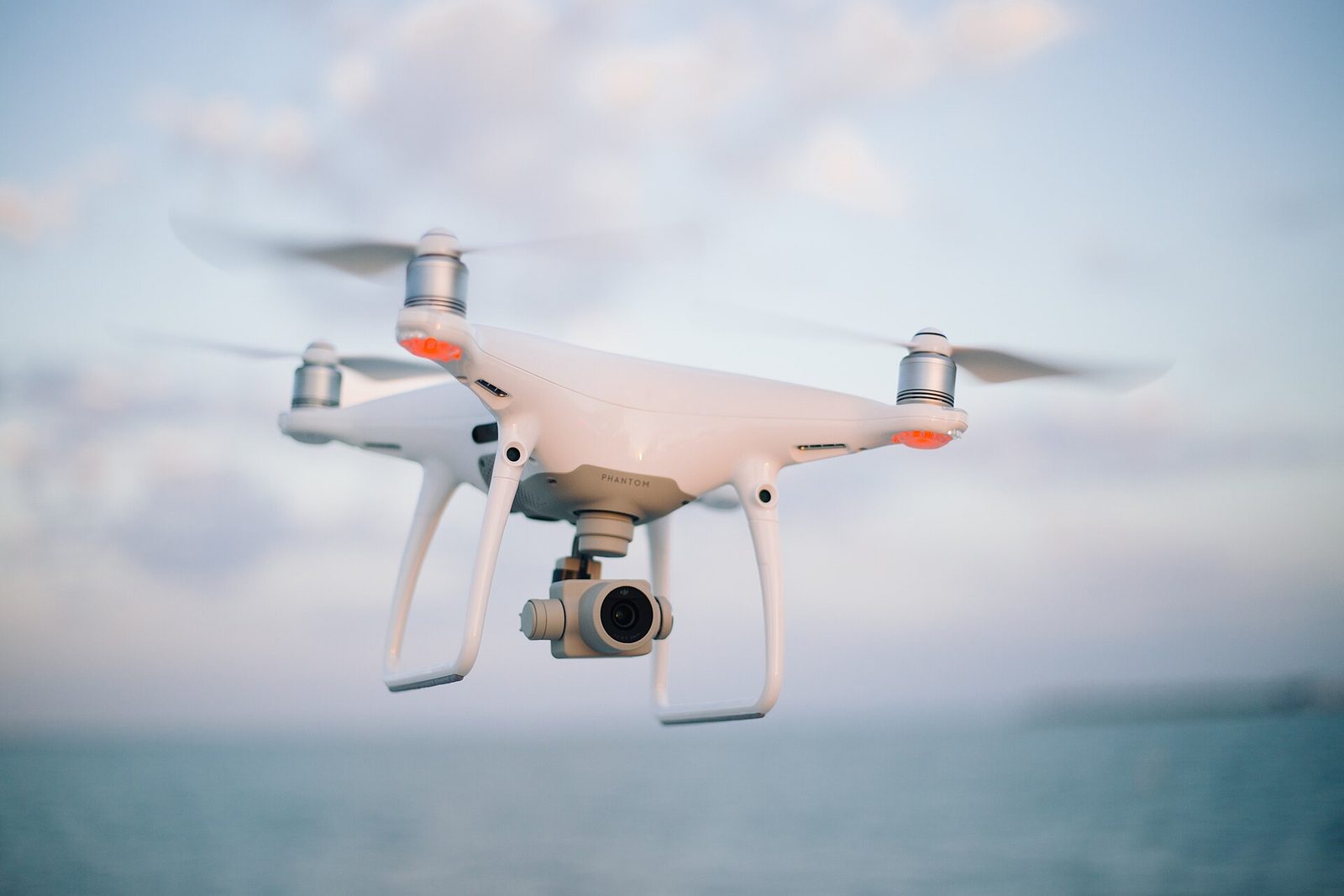 Drone'unuzu Valize Koymadan Önce: 2026'da Hangi Ülkede Yasak, Hangisinde İzin Şart?