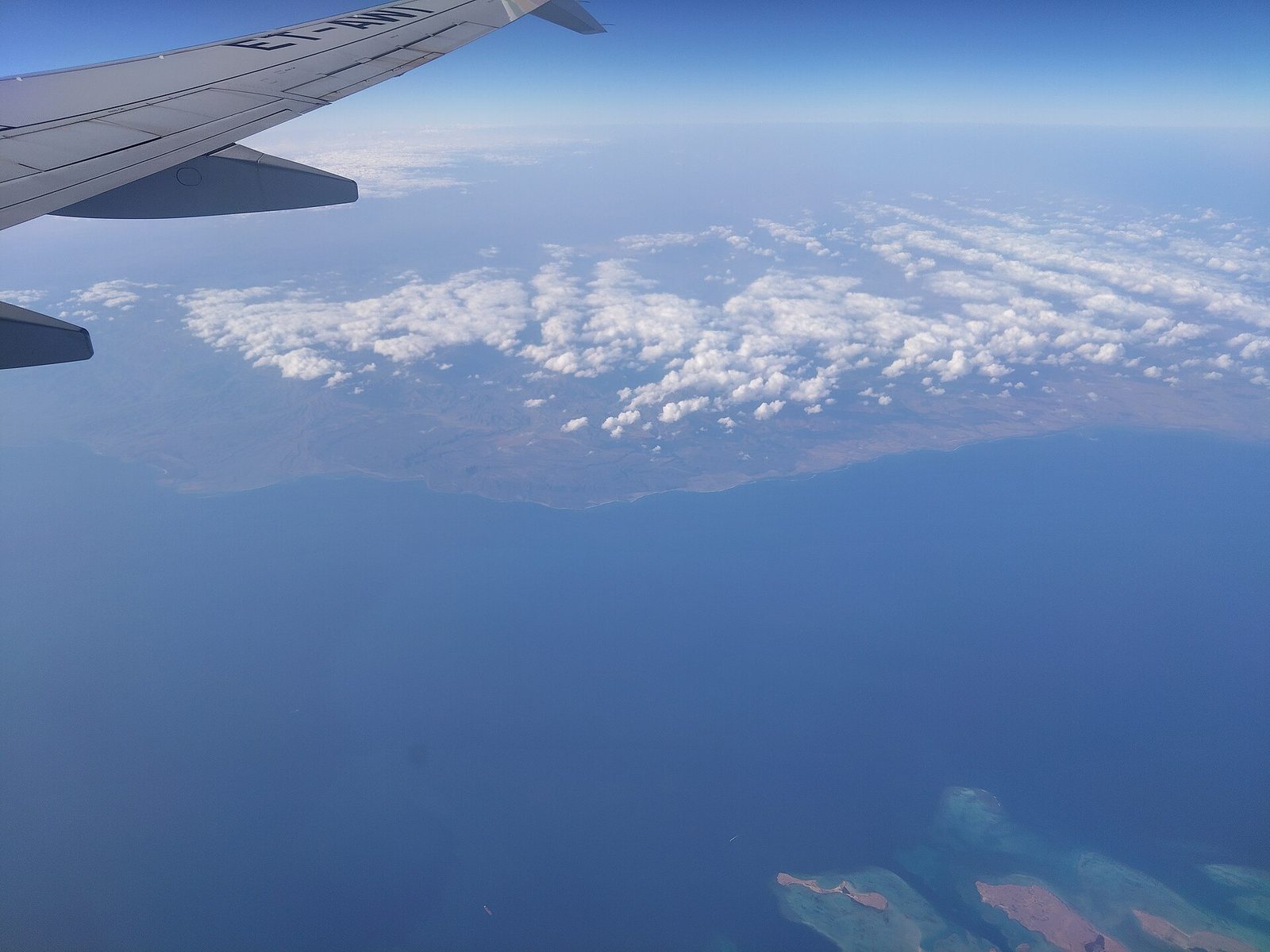 Jet Lag ile Başa Çıkmanın Yolları: Uzun Uçuşlarda ve Saat Farkında Formda Kalmak