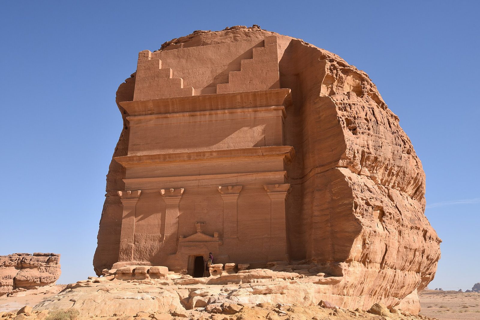 Suudi Arabistan'a Turist Olarak Gitmek: Vize Nasıl Alınır, Neler Görülür?