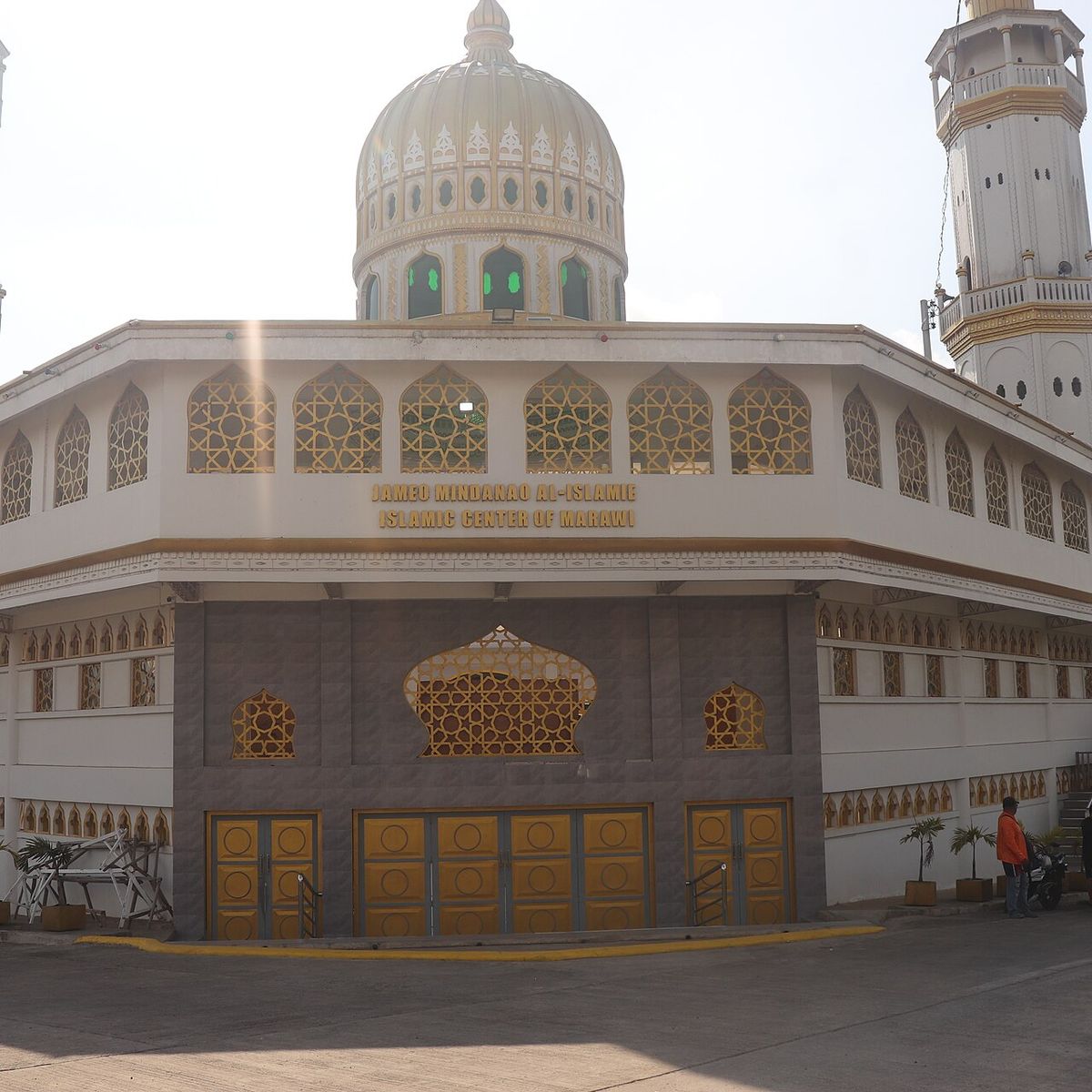 Abu Dabi Gezilecek Yerler: Şeyh Zayed Camii, Louvre ve Corni
