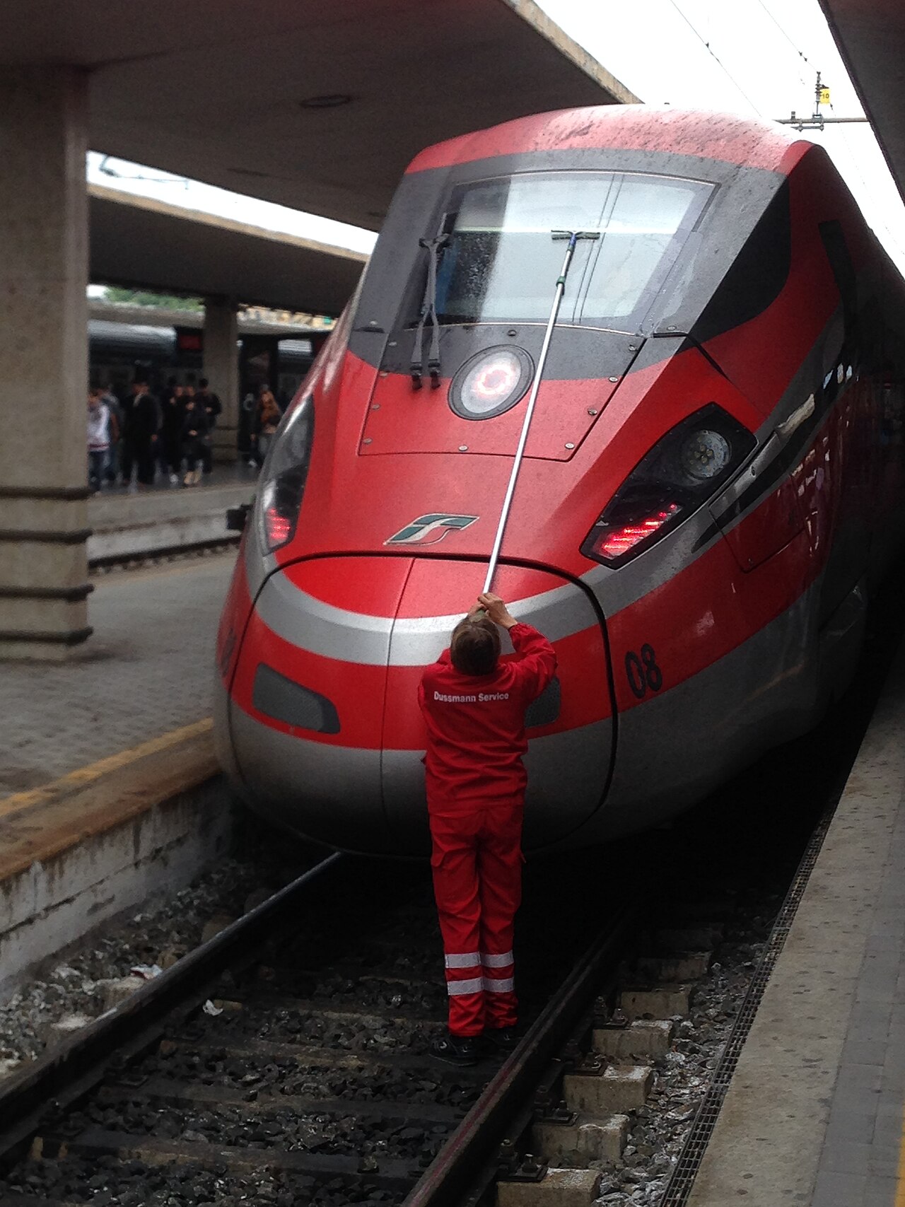 Almanya’da Modern ve Gelişmiş Tren Yolculuğu: Koltuk Rezerva