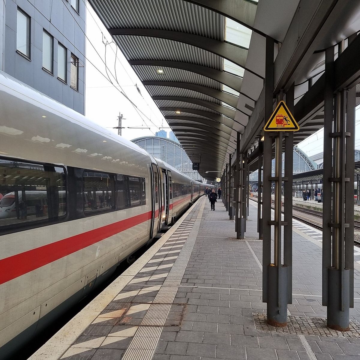 Almanya’da Tren Bileti Nasıl Alınır? DB ve Ucuz Bilet Rehber