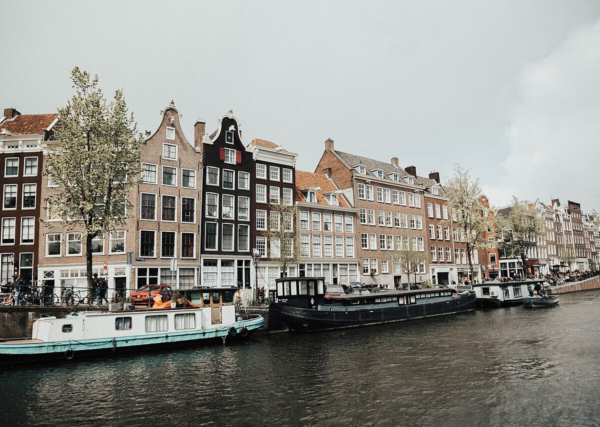Amsterdam'ın Göbeğinde Bir Kilise Nasıl Camiye Dönüştü? Fati