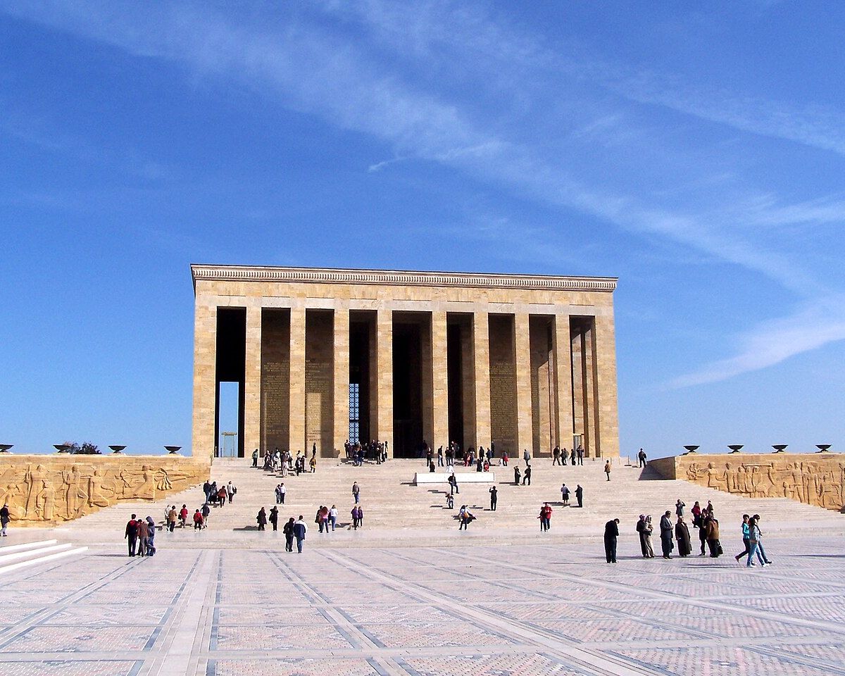 Anıtkabir’in Çatısındaki Tuğ: Son Otağ-ı Hümayün’ün Sembolik