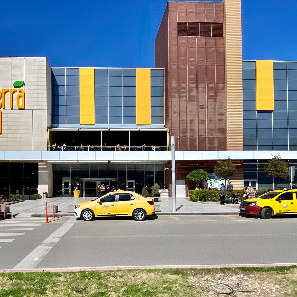 Antalya’nın En Güzel Plajları: Konyaaltı, Lara, Kleopatra ve