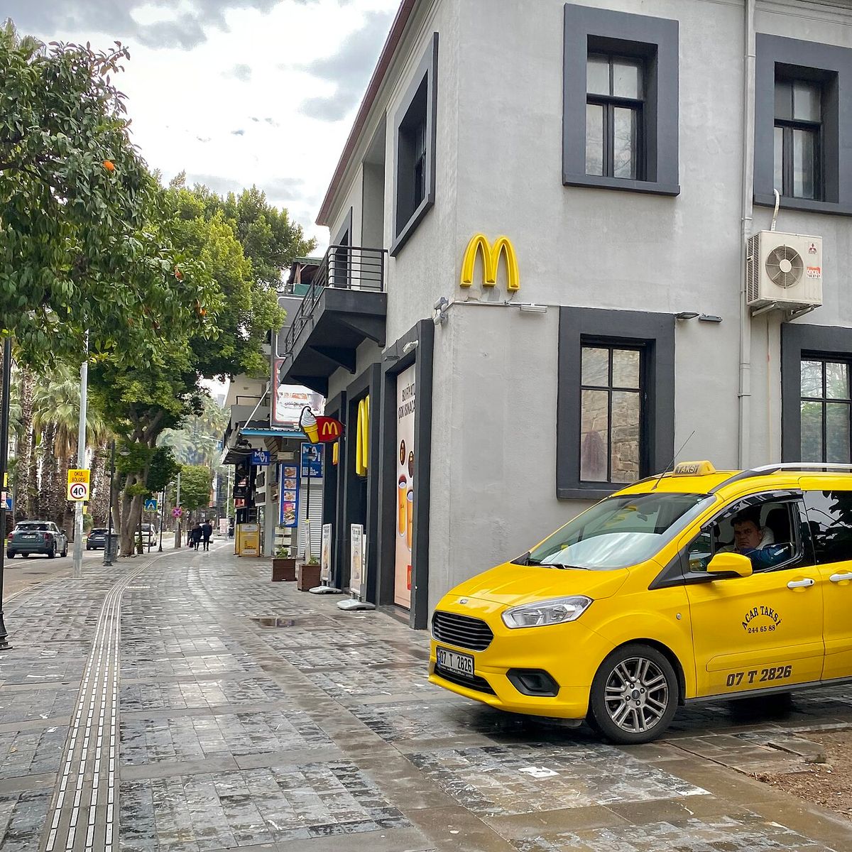 Antalya’nın En Güzel Plajları: Konyaaltı, Lara, Kleopatra ve
