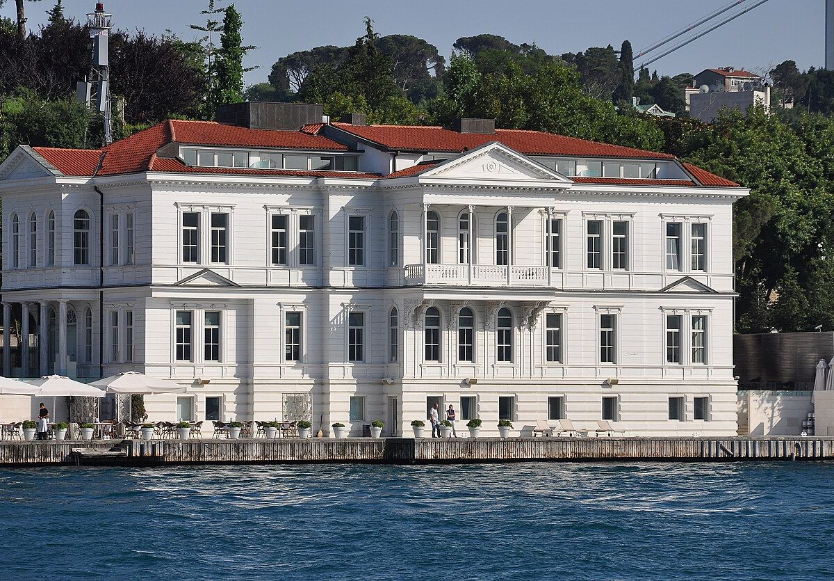 Arnavutköy Gezilecek Yerler: Boğaz Yalıları, Sahil ve Fotoğr