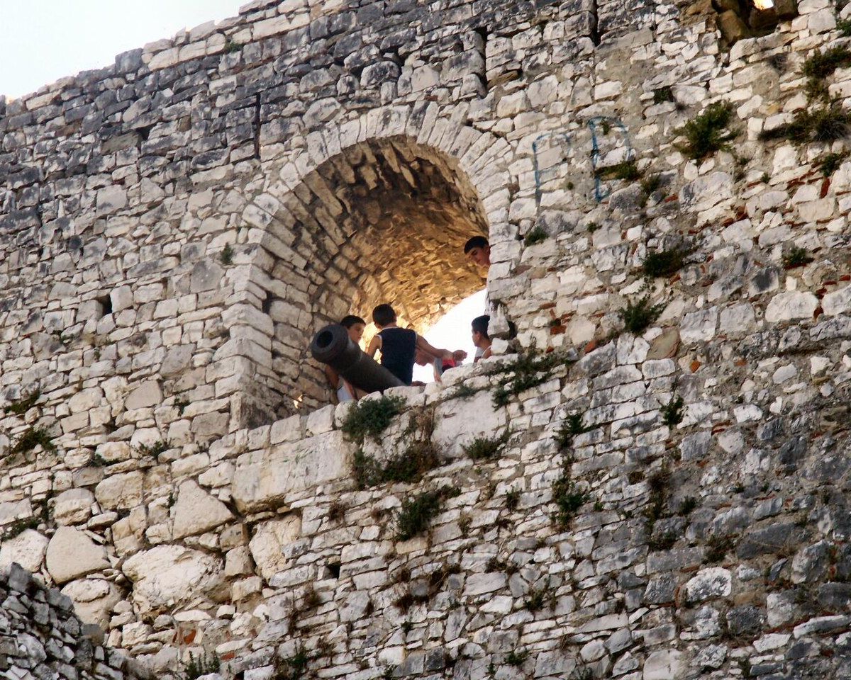 Arnavutluk Gezilecek Yerler: Tiran, Ksamil, Berat ve Vizesiz