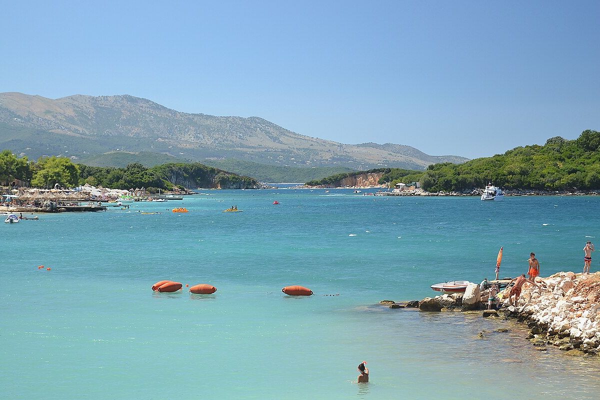 Arnavutluk Pahalı mı? Ksamil, Tiran ve Sahil Rotası İçin Büt