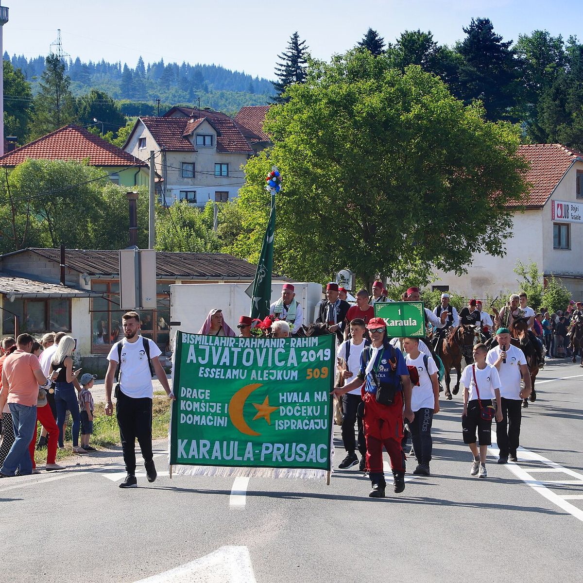 Bosna’nın Yeşil Ay-Yıldızlı Bayrağı: Bir Ejderin İzini Taşıy