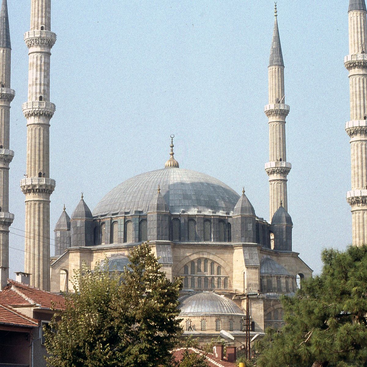 Edirne'de Dışarıdan Sıradan Bir Tepe, Altında Unutulmuş Bir 