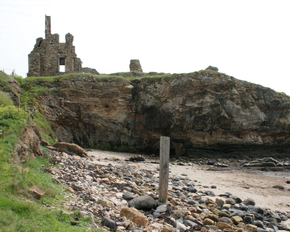 İskoçya’nın Gotik Harikası: Slains Şatosu’nun Gizemli Tarihi