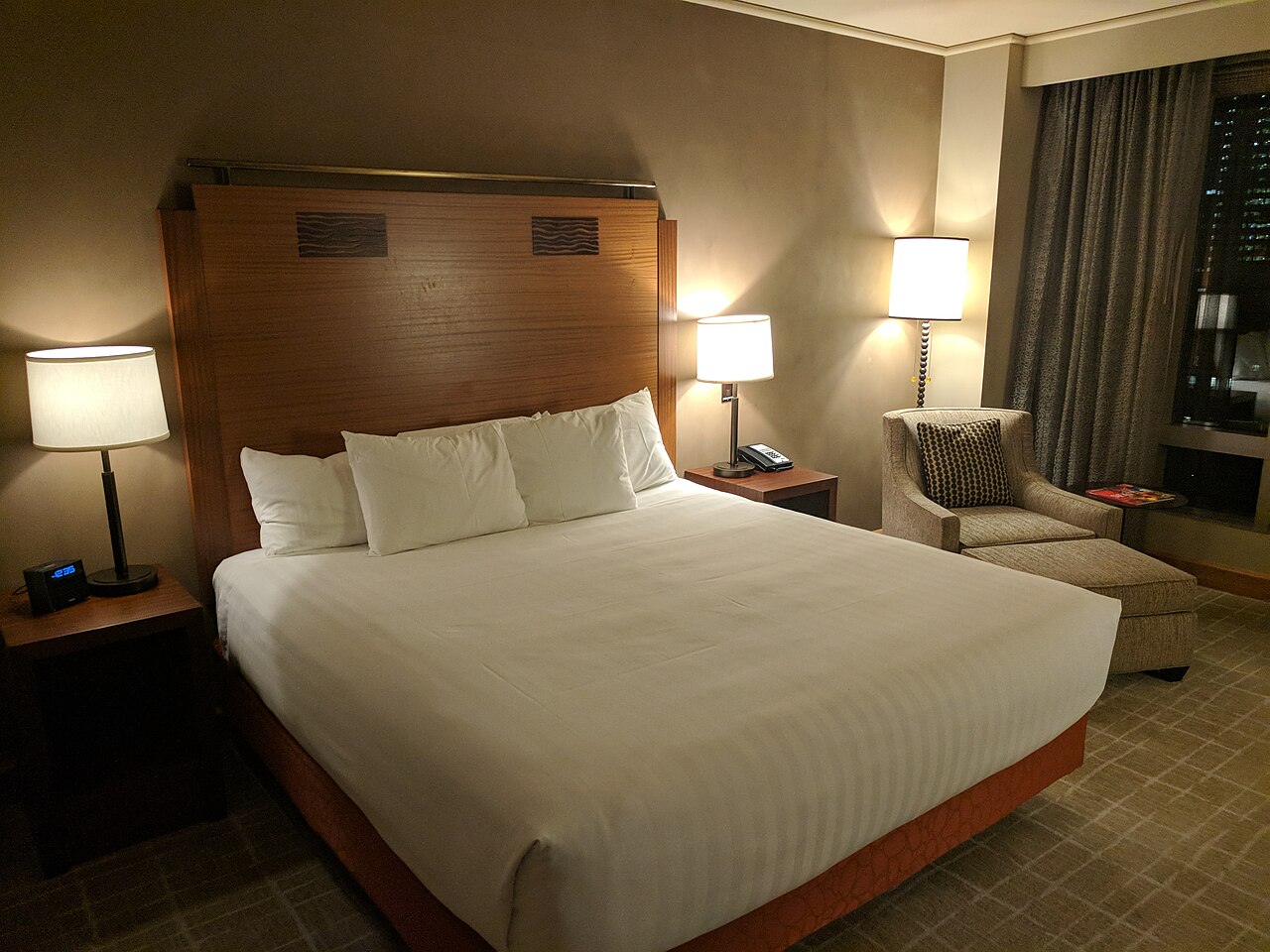 Otel Konumu Nasıl Seçilir? Merkezde Kalmak Şart mı?