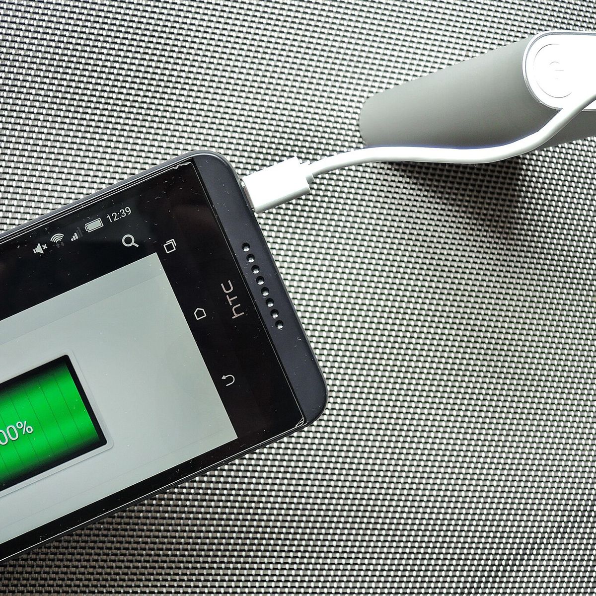Seyahatte Powerbank Gerekli mi? Şarj ve Güvenlik Rehberi