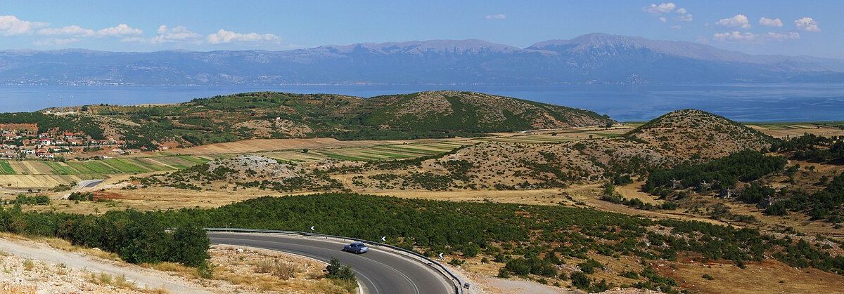 Kuzey Makedonya'da Kendi Bayrağı, Parası ve 'Pasaportu' Olan