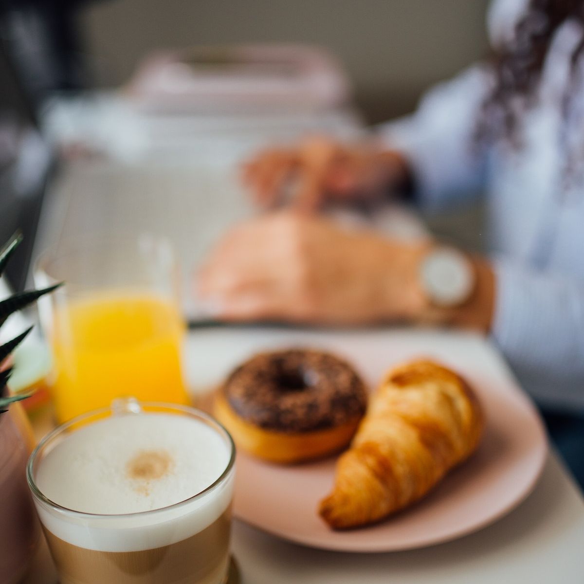 Yurt Dışında Kahvaltı Nasıl Yapılır? Otel mi Market mi Kafe 