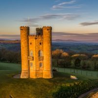 broadway kulesi ingiltere