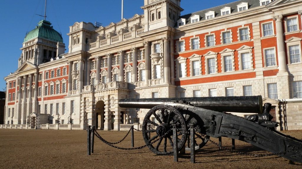 Londra’nın Kalbinde Bir Osmanlı Hazinesi: 500 Yıllık Kanuni Sultan Süleyman Topu